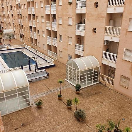 Apartment Close To All Amenities Torrevieja Bagian luar foto