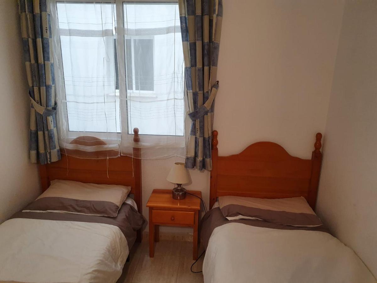 Apartment Close To All Amenities Torrevieja Bagian luar foto
